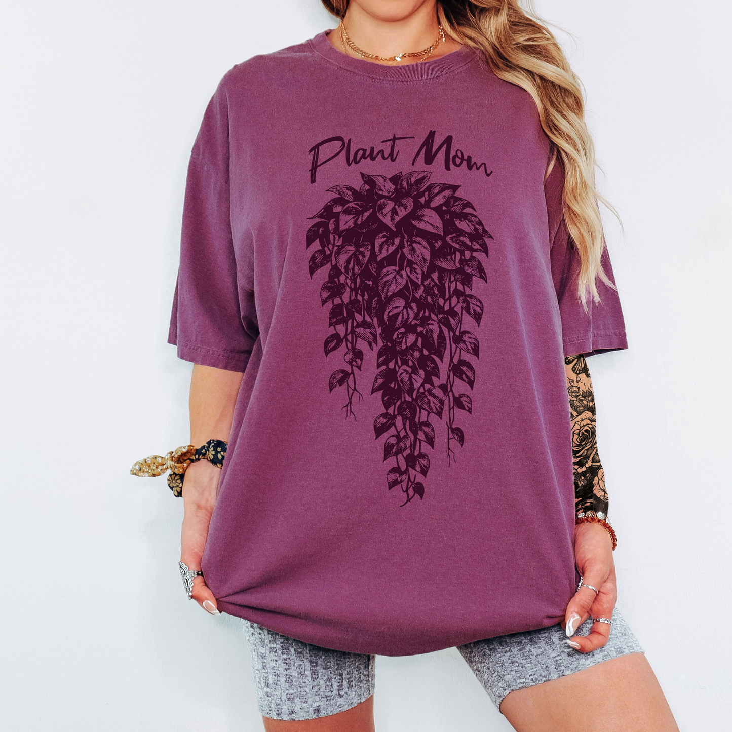 Cottagecore Plant Mom T-Shirt – Pothos Plant Graphic Tee on Comfort Colors for Plant Lovers