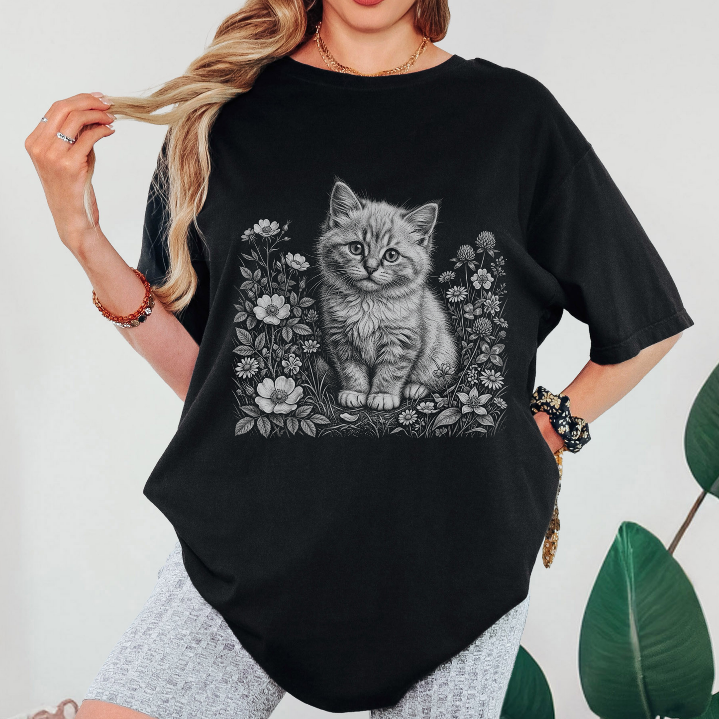 Cottagecore Cat T-Shirt – White Kitten Floral Graphic Tee on Comfort Colors for Cat & Garden Lover
